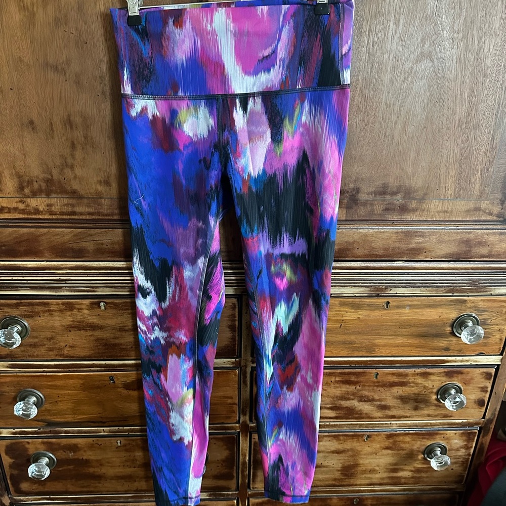 Lululemon leggings 28” length size 8